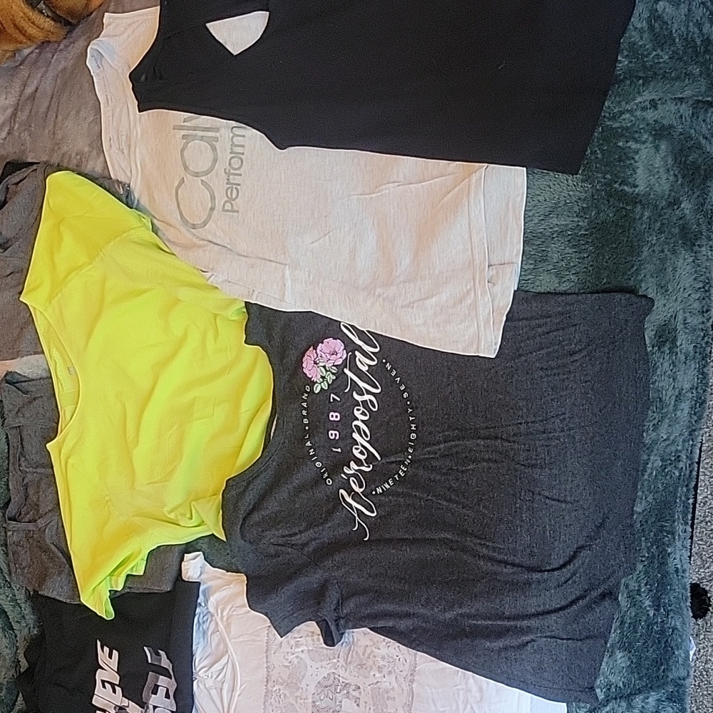Womens athletic tops sz L/XL